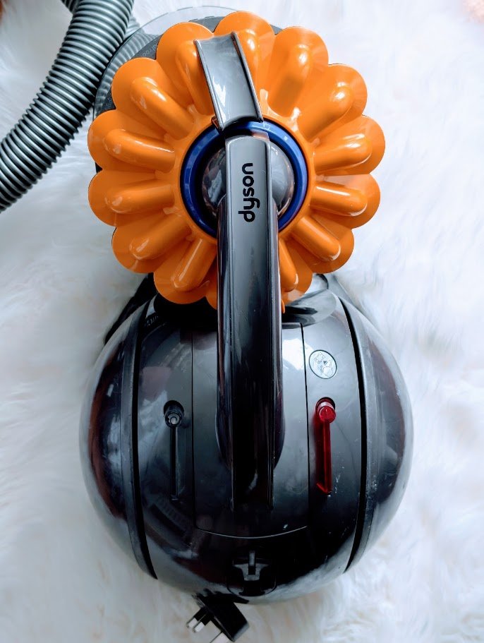Dyson DC28c 1