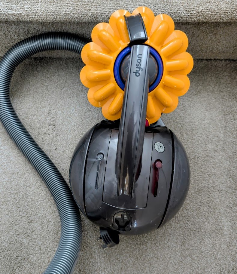 Dyson DC28c 2